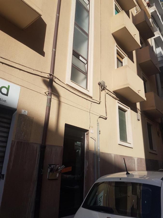 Milhouse Panzió Cagliari Kültér fotó